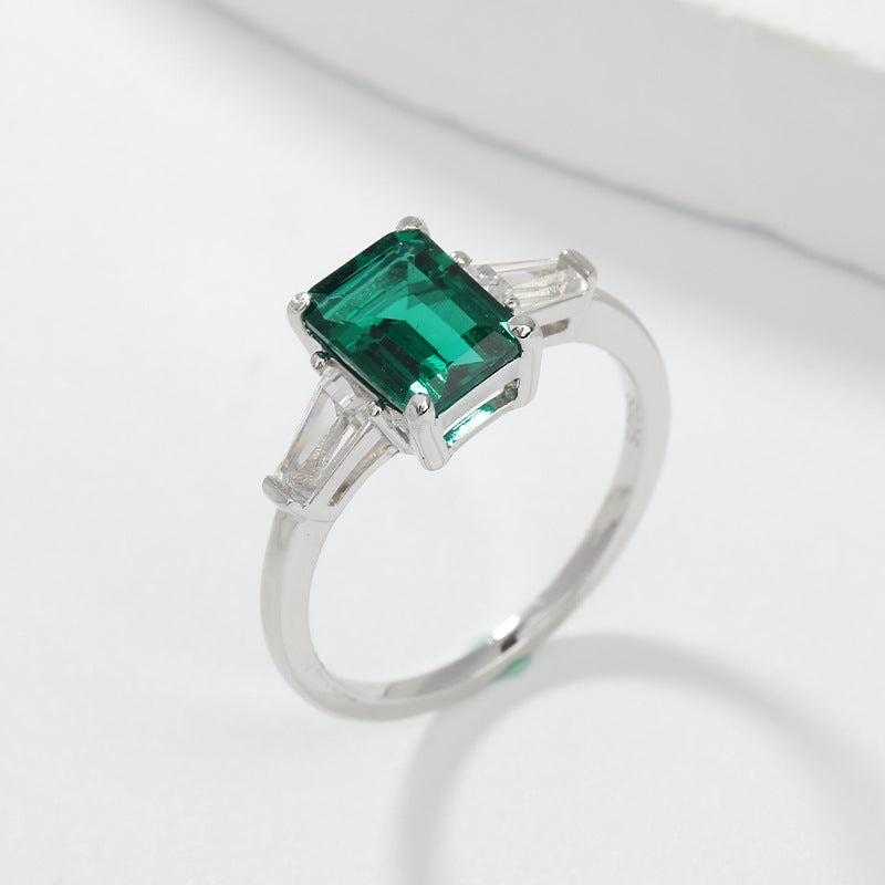 Princess cuts 2 carats to cultivate colored gemstones