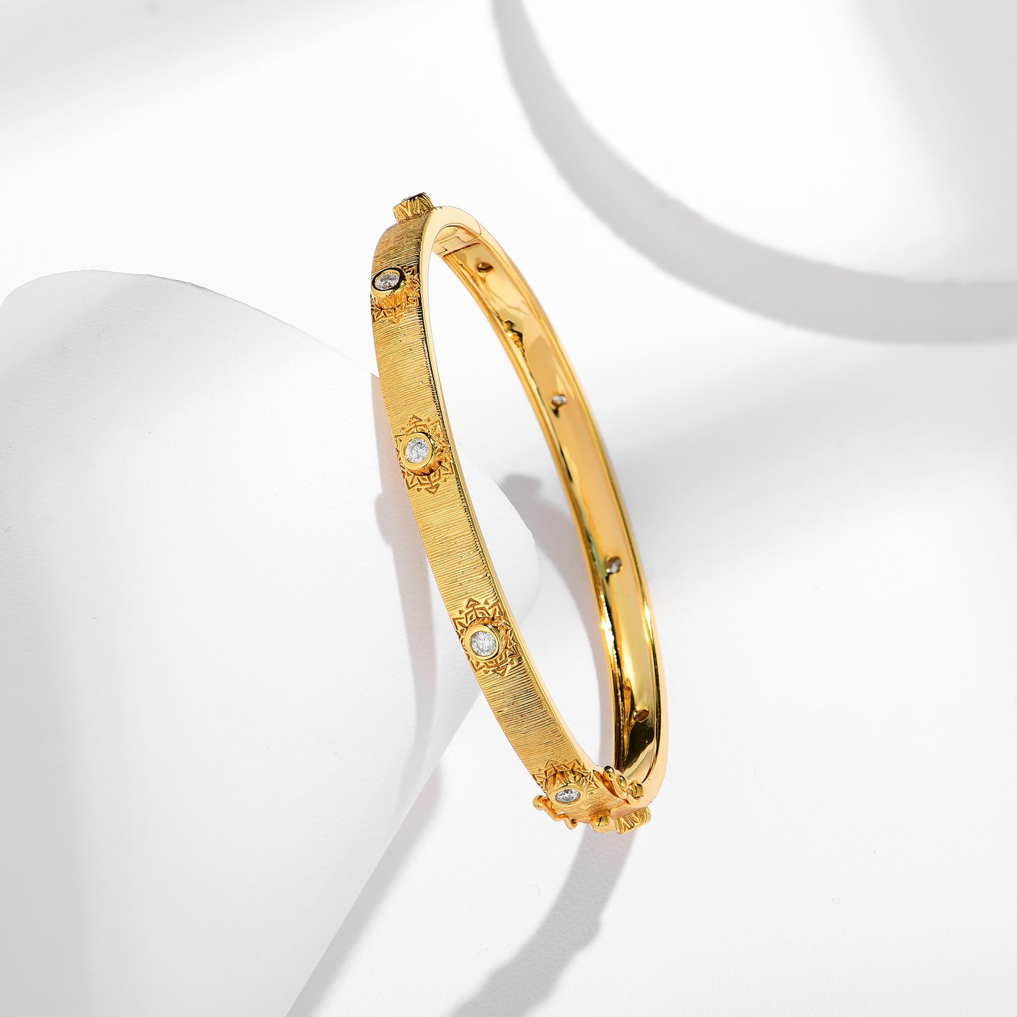 Gilded Gold Star Ring · Silver Plated 18K Gold 0.45 ct Moissanite Bracelet