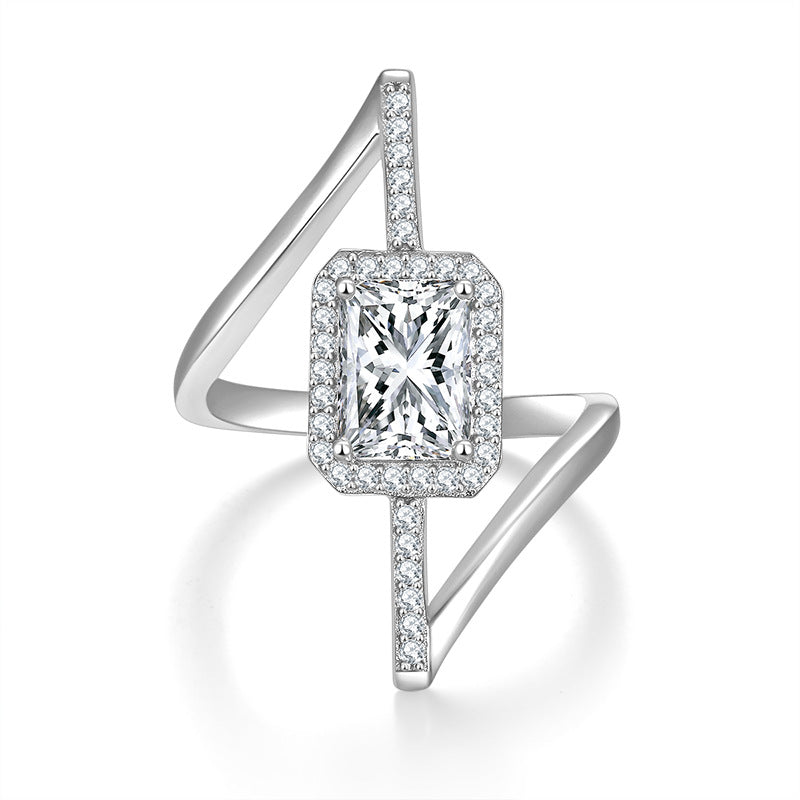 Gilded square moissanite ring - dazzling and dazzling