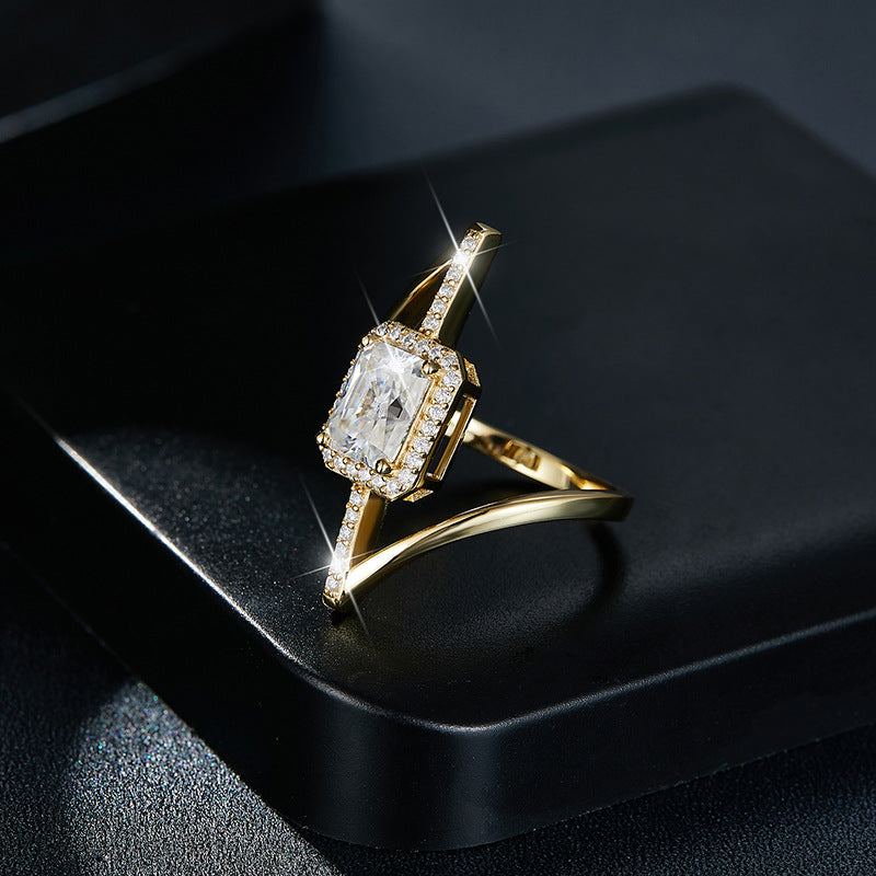 Gilded square moissanite ring - dazzling and dazzling