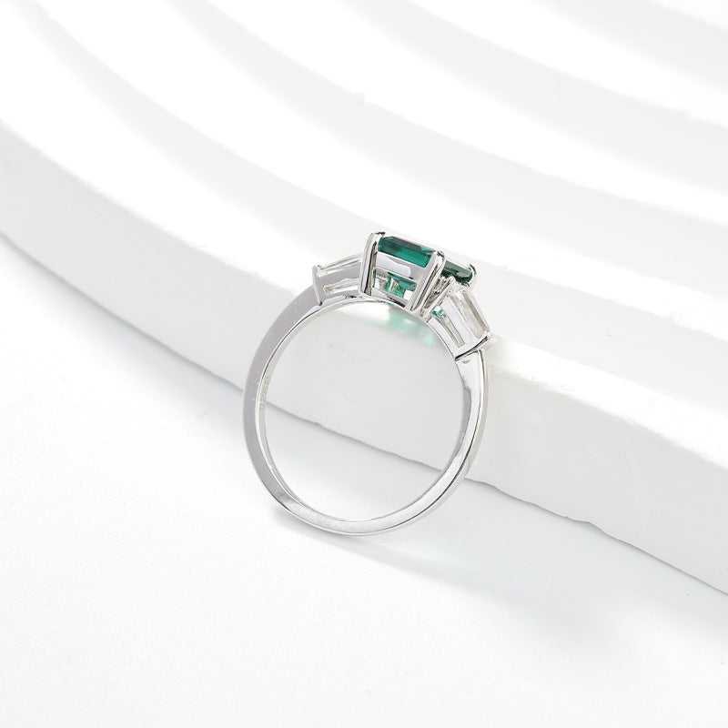 Princess cuts 2 carats to cultivate colored gemstones