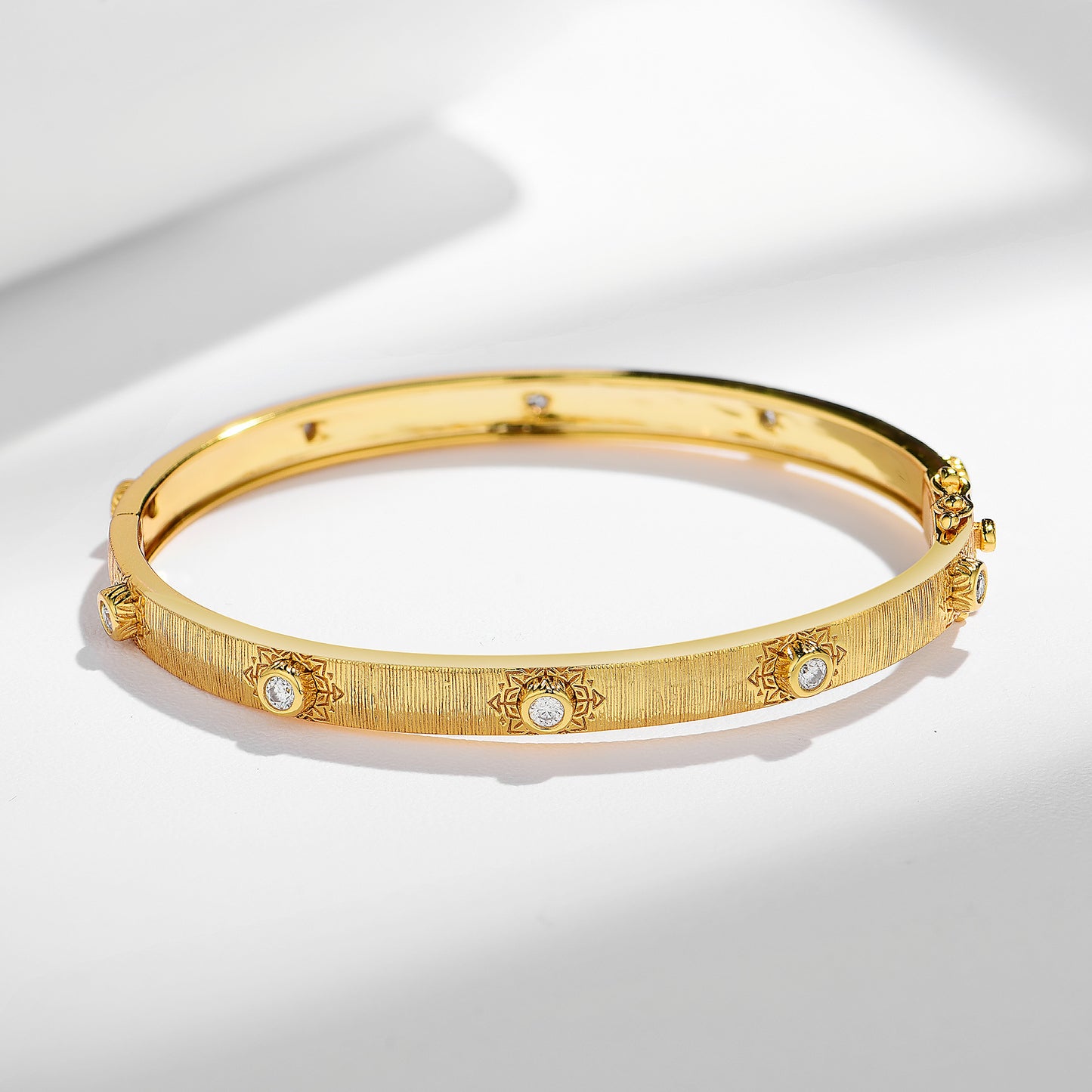 Gilded Gold Star Ring · Silver Plated 18K Gold 0.45 ct Moissanite Bracelet
