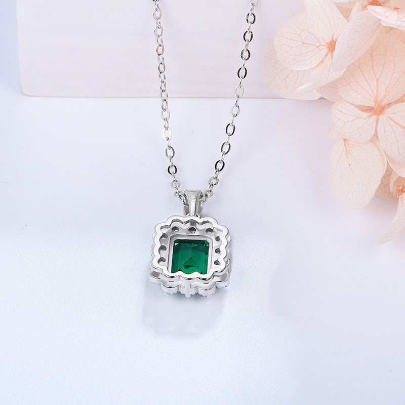 The Wizard of Oz · 2 carat cultivated emerald necklace