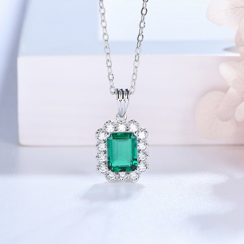 The Wizard of Oz · 2 carat cultivated emerald necklace