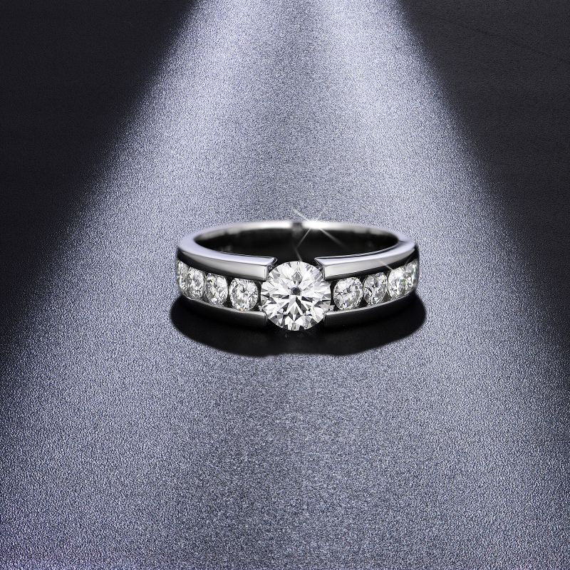 Simple and atmospheric 1-carat men's ring 6.5mm full Mozambique forced setting with broken diamonds 925 silver plated 18k gold ring