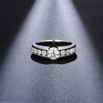 Simple and atmospheric 1-carat men's ring 6.5mm full Mozambique forced setting with broken diamonds 925 silver plated 18k gold ring