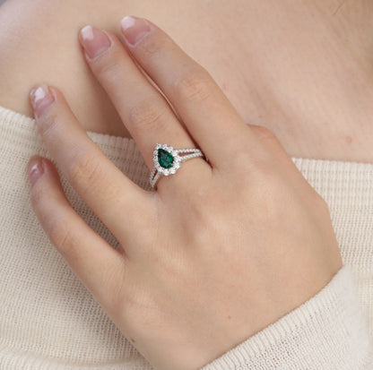 The Wizard of Oz · 1-carat pear shaped moissanite diamond ring