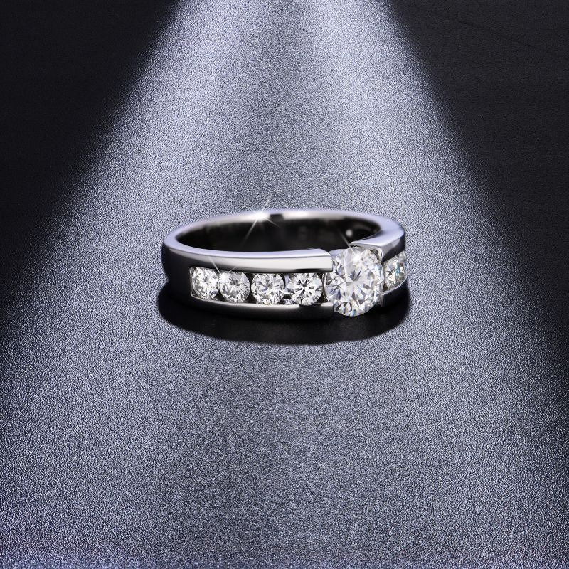 Simple and atmospheric 1-carat men's ring 6.5mm full Mozambique forced setting with broken diamonds 925 silver plated 18k gold ring