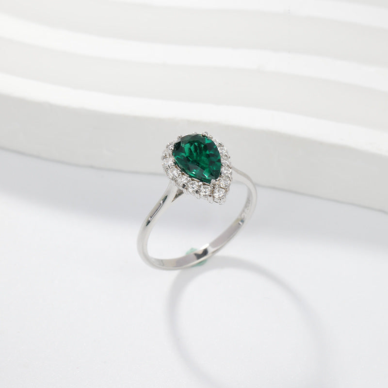 The Wizard of Oz · 1.5-carat pear shaped moissanite diamond ring