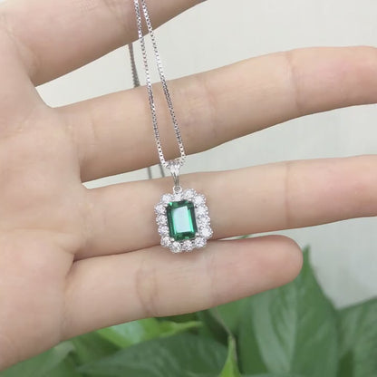 The Wizard of Oz · 2 carat cultivated emerald necklace