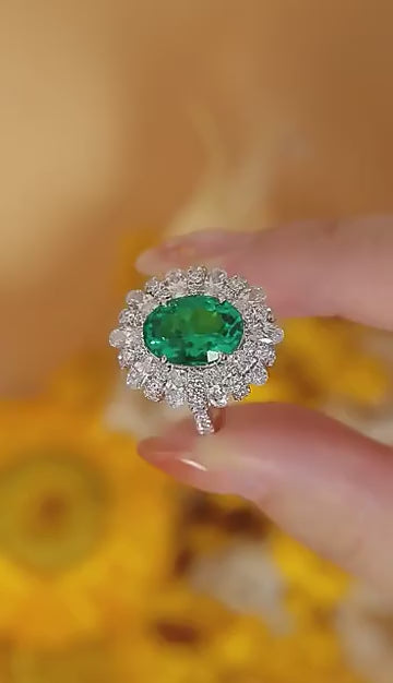 Cultivate a 5-carat colored gemstone ring